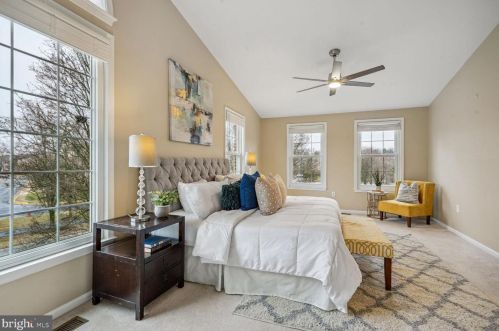 7433 Dunnington Pl, Alexandria VA  22315-5248 exterior