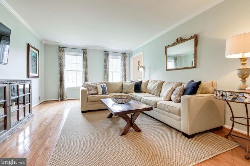 2122 Rampart Dr, Alexandria VA exterior