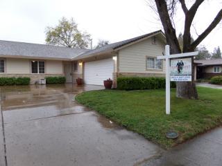 1414 Crestmont Ave, Roseville, CA 95661-5702