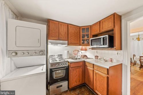 126 Fairfax St, Alexandria VA 22314-3331 exterior