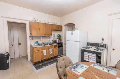 1767 Pearl St, Milwaukee WI 53204-3165 exterior