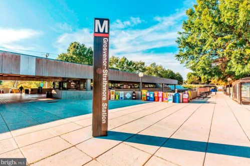 10201 Grosvenor Pl, Rockville MD  20852-4600 exterior