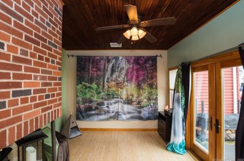 388 Elm St, Wallingford CT 06492-3231 exterior