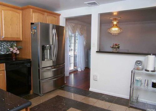 31 1st Ave, Huntington Station NY 11746-1742 exterior