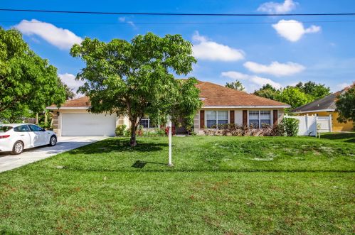 2325 Savona Blvd, Fort Pierce, FL 34953-2214