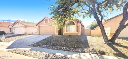 8948 Marci Lynne Way, Tucson AZ  85747-5624 exterior