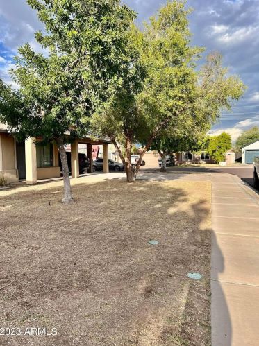 1524 Carson Rd, Phoenix AZ  85041-6611 exterior