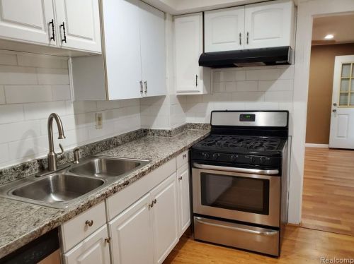 18033 Hanna St, Melvindale MI  48122-1422 exterior