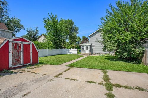 824 1 St, Grand Rapids MI 49504-5575 exterior