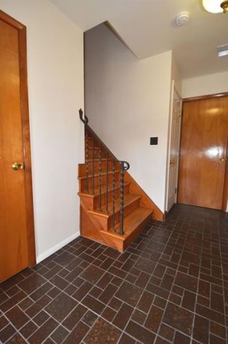 3951 Edge Rd, Pittsburgh, PA 15227-3409