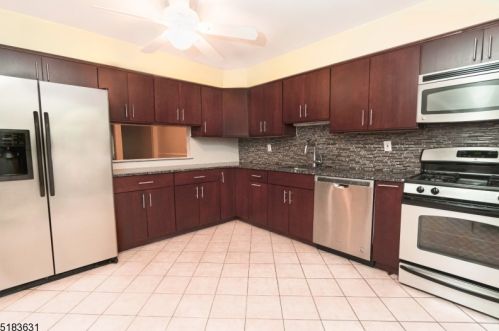 65 Chelsea Way, Bridgewater, NJ 08807-3448