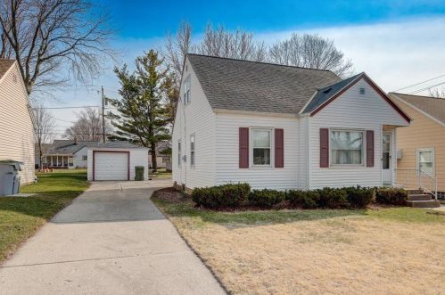 1511 Van Beck Ave, Milwaukee, WI 53207-4532