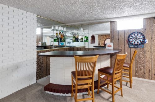 8232 Catherine Ave, Chicago IL 60656-1110 exterior