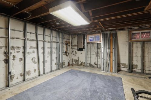 829 Evergreen Ct, New Brunswick NJ 08902-2314 exterior