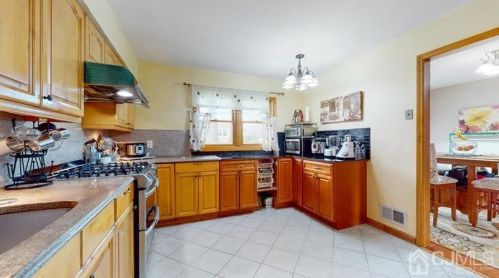 50 Summer St, Edison NJ 08820-2436 exterior