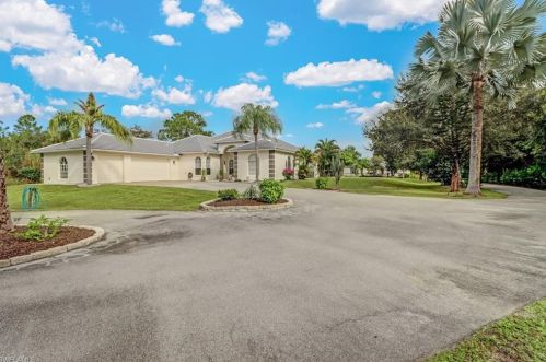 370 19 St, Naples FL 34117-3327 exterior