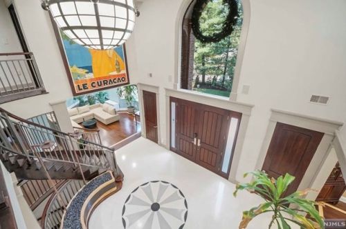 3 Pne Ter, Demarest NJ 07627-1214 exterior