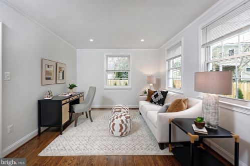 902 Commonwealth Ave, Alexandria VA exterior