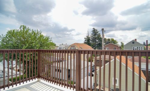 5149 Grace St, Chicago IL 60613-3904 exterior