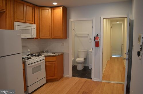 110 51st St, Philadelphia, PA 19139-2702