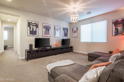 3753 Ember Glow Way, Phoenix AZ 85050-4928 exterior