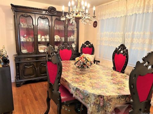 1020 Lydig Ave, Bronx NY 10462-2260 exterior