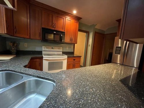 121 Sycamore Dr, Pittsburgh PA 15235-1965 exterior