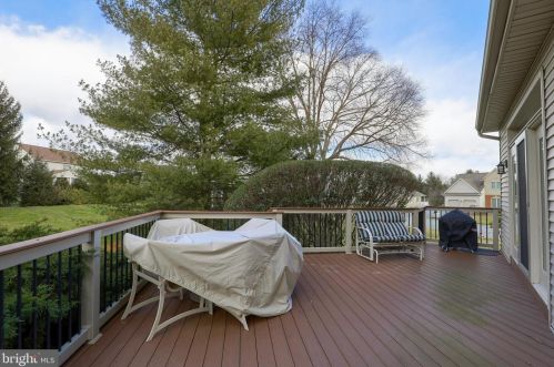 2933 Hearthside Ln, Lancaster PA 17601-1457 exterior