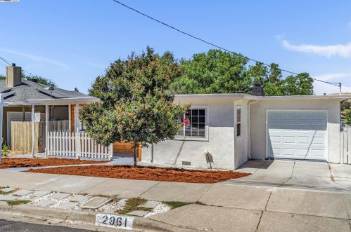 2961 Gillet Ave, Concord CA 94520-5407 exterior