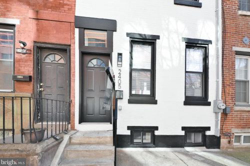 2405 Emerald St, Philadelphia PA  19125-1204 exterior