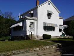 67 Sheridan St, Newton, MA 02465-1037