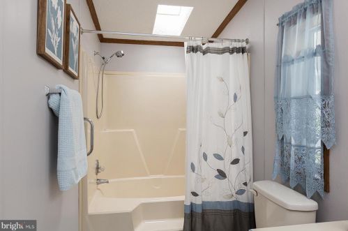 518 Pheasant Rdg Cir, Lancaster PA exterior