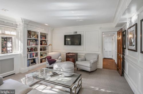 2446 Kalorama Rd, Washington DC 20008-1625 exterior