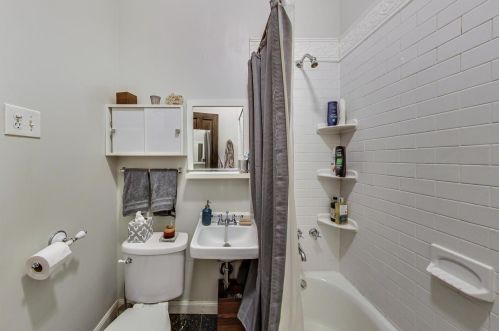 2324 Armitage Ave, Chicago IL 60647-4342 exterior