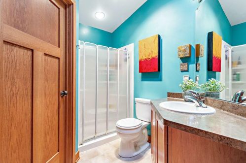 209 Honey Crk Dr, Milwaukee WI 53221-4062 exterior