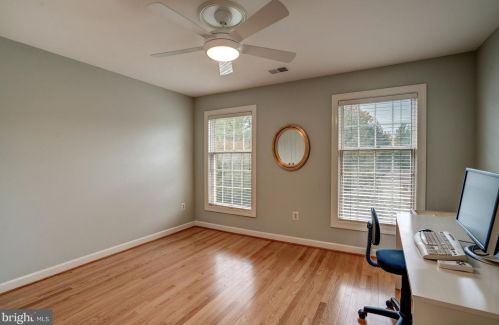 7621 Laurel Leaf Dr, Rockville MD 20854-1768 exterior