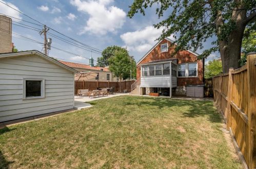 5828 Pernod Ave, Saint Louis MO 63139-1909 exterior