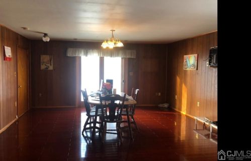 22 Stevens Rd, Edison, NJ 08817-4520