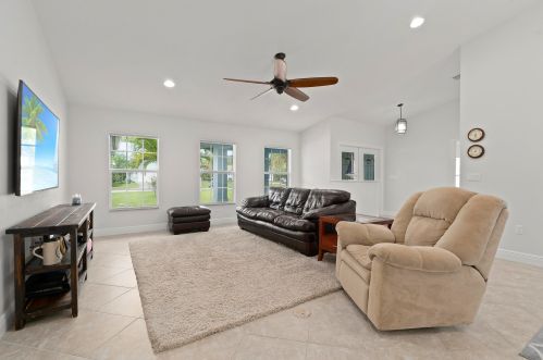 2415 Atlantic Beach Blvd, Fort Pierce FL  34949-1525 exterior