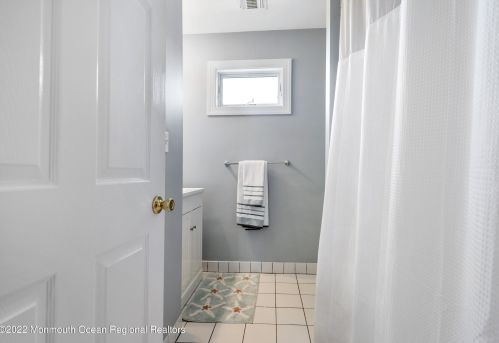 1666 End Dr, Point Pleasant Beach NJ 08742-5143 exterior