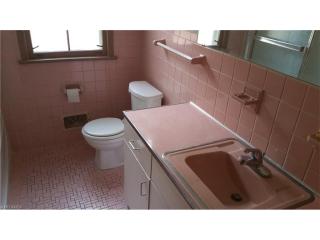 14531 Cedar Rd, Cleveland OH  44122-1001 exterior