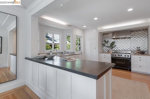 1243 Martin Luther King Jr Way, Berkeley CA 94709-1979 exterior