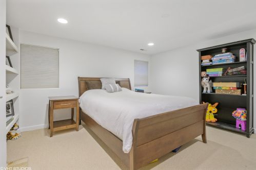 2125 Clifton Ave, Chicago IL  60614-4115 exterior