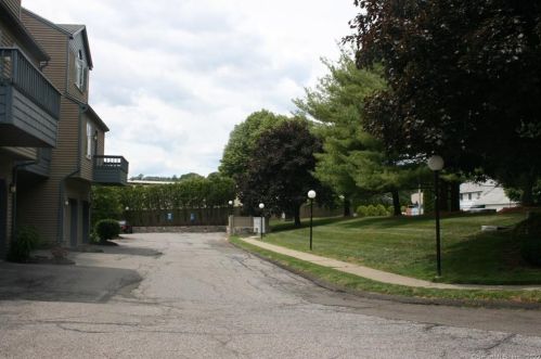 15 Perry Ave, Norwalk CT 06850-1625 exterior