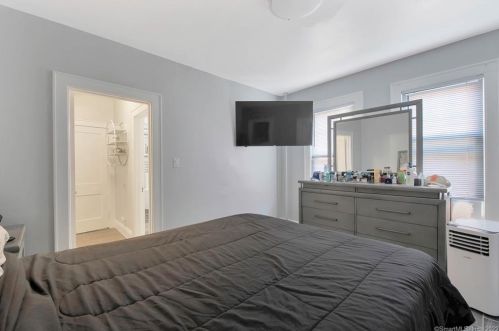 316 Monroe St, New Britain CT 06052-1628 exterior