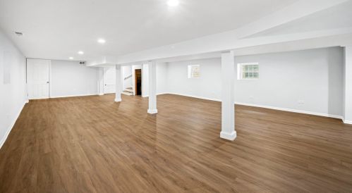 5917 Washtenaw Ave, Chicago IL  60659-3913 exterior