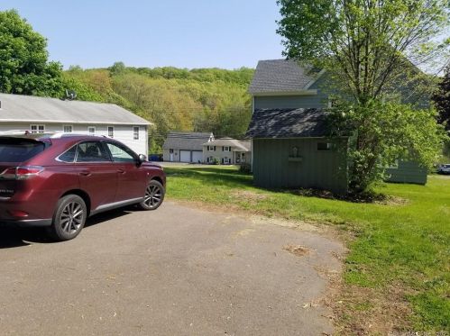 183 Hackmatack St, Manchester CT  06040-6509 exterior