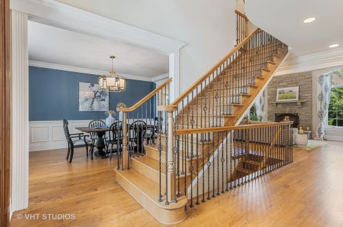 1619 Sunset Ridge Rd, Glenview, IL 60025-2207