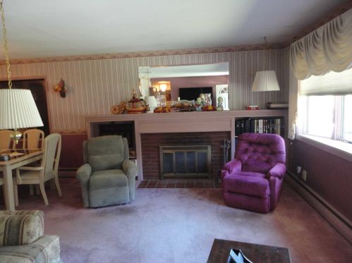 1 Schyler Dr, Poughkeepsie NY 12603 exterior