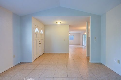 942 Gettysburg St, Turlock, CA 95382-0841